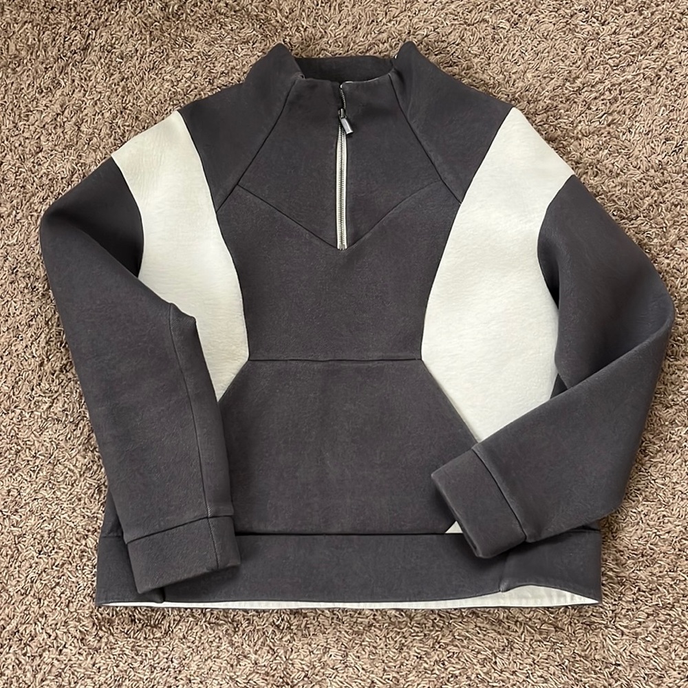 FIGS medium 1/4 zip sweatshirt